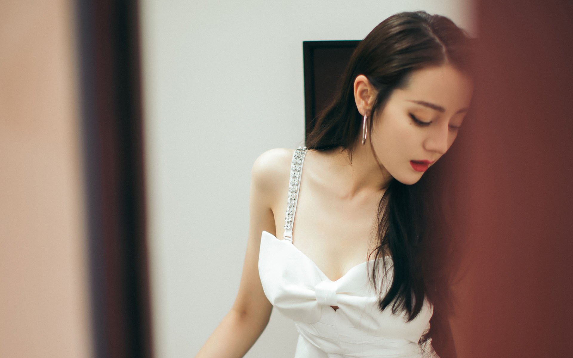 -观众现场体验加入沉浸式AI讲解服务，沉浸式体验演出